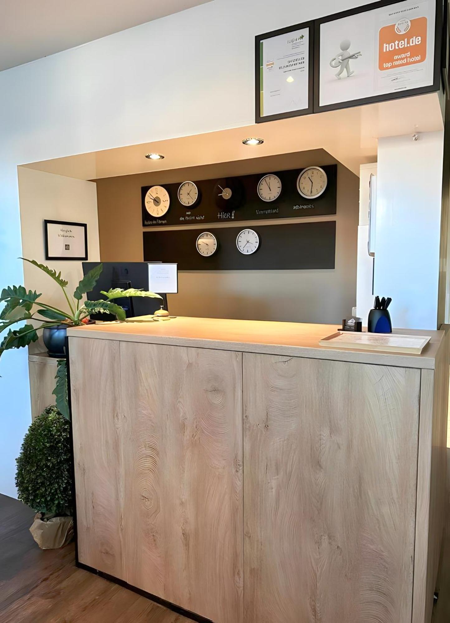 Apartment Hotel Lindeneck Ерфурт Екстериор снимка