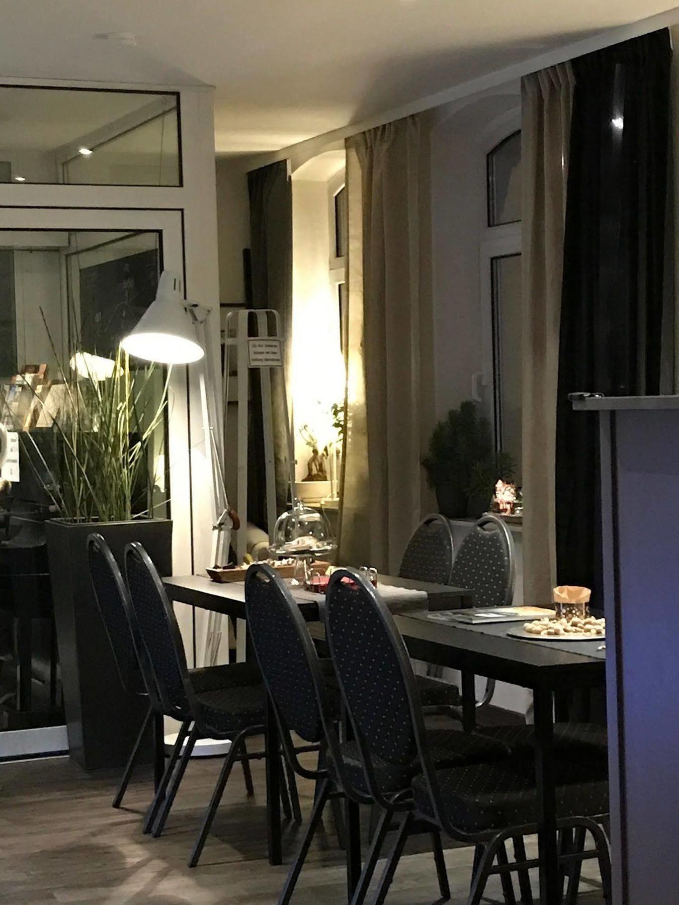 Apartment Hotel Lindeneck Ерфурт Екстериор снимка
